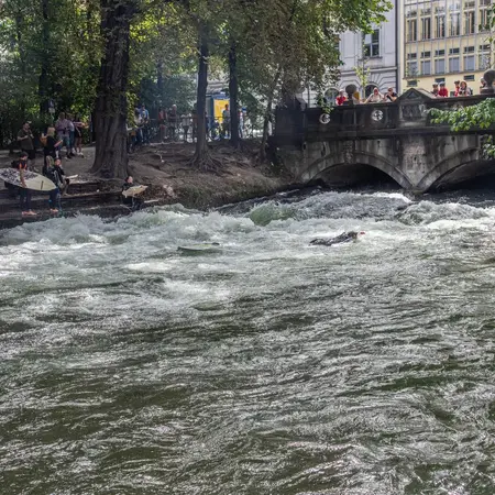 München Eisbachwelle