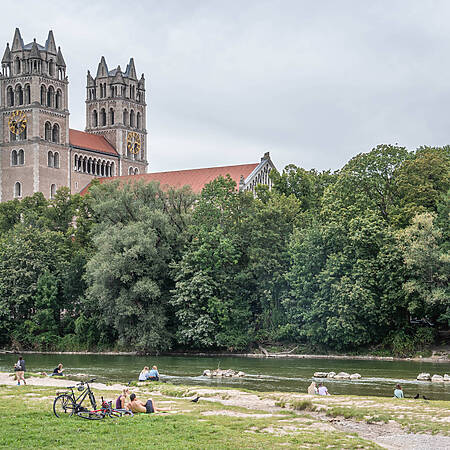 München Frühlingsanlagen Isarstrand