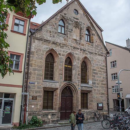 Die Bamberger Altstadt beeindruckt mit gut erhaltenen Bauwerken und ihrem einzigartigen Stadtbild.