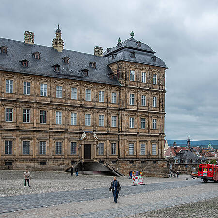 Die Neue Residenz Bamberg verbindet prachtvolle Architektur mit einem beliebten Rosengarten.