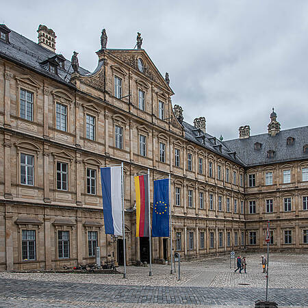 Die Neue Residenz Bamberg liegt am Domplatz und ist Teil des UNESCO-Welterbes.